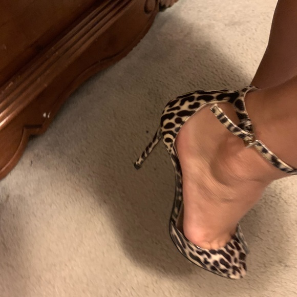 Size 35.5 Brand New Prada ankle strap heels - Picture 6 of 8